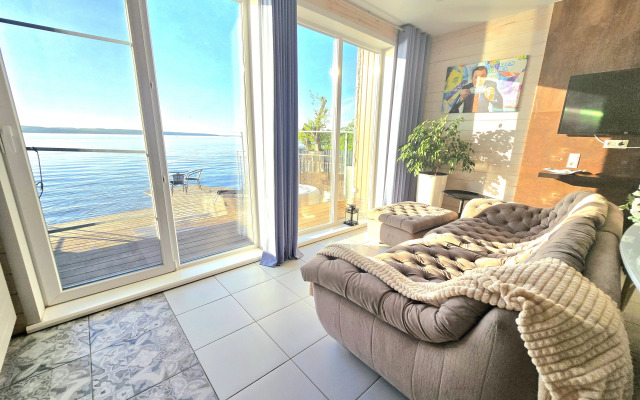 Частный дом на улице Полуостров Маленький