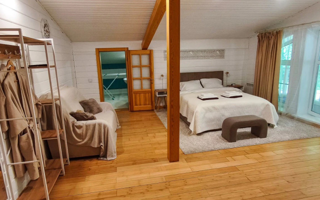 Pchely U Ozera PrivateHouse