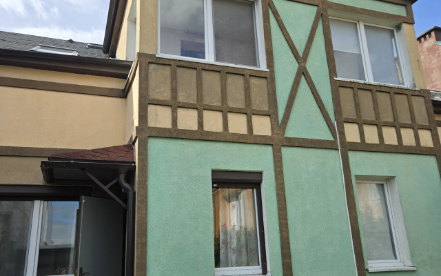 Na Zarechnoy 4  Private house