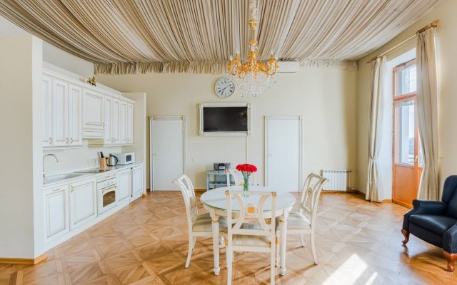 Апартаменты a.m. Rooms Neva Balcony (Angliyskaya Naberezhnaya)