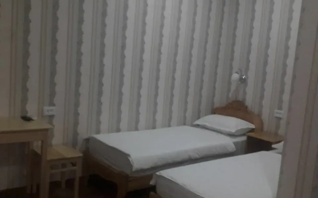 Allanazar Ota Guest house