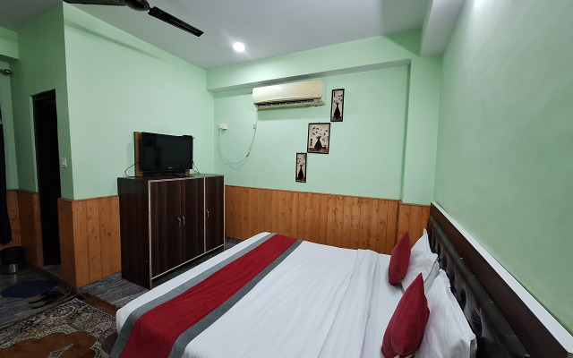 Отель River View