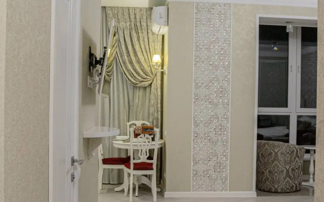 Dizaynerskaya Studiya V Tsentralnom Parke Kultury Flat
