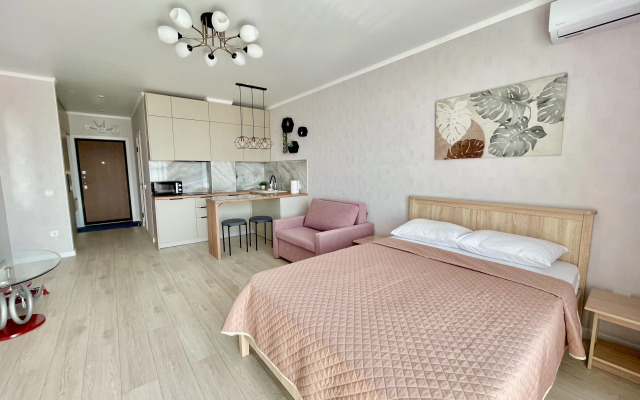 S basseynom u morya Apartment