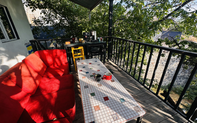 POnx Studios Apartments