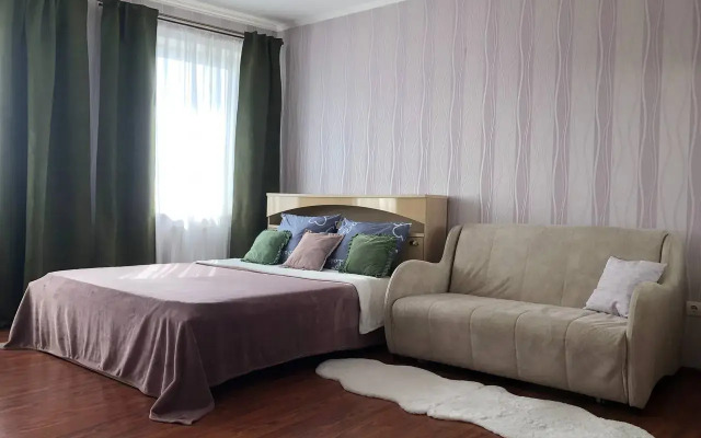 V Tsentre, Na Gagarina Flat