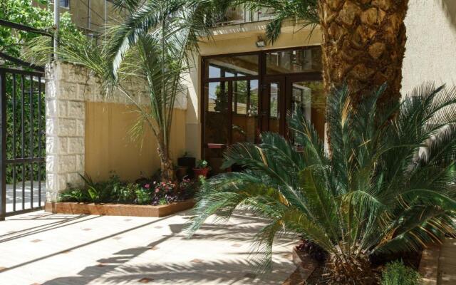 Kristi By Sun City Hotels guest house