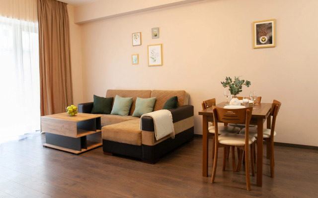 V Komplekse s Chastnoy Parkovkoy Apartments
