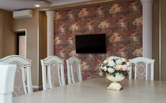Green Park 206 Apartment