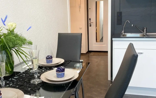 White & Black Apartments