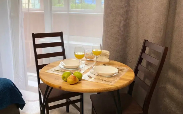 Na Beregu Reki, Tsentr Goroda, Samostoyatelnoye Zaselenie Apartments