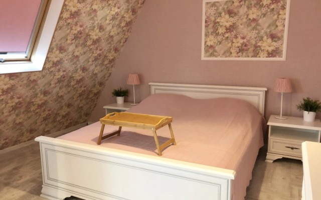 Zelenaya Milya Semeynyy Flat
