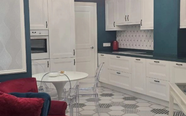 Квартира Трехкомнатная в Центре с Видом на Море