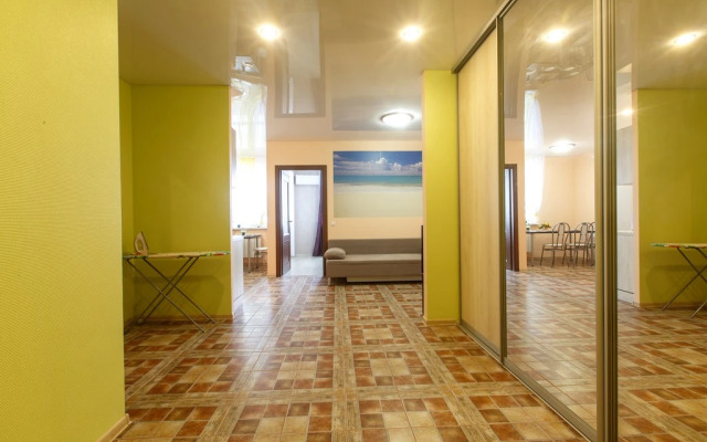 Квартира от компании Хоум Отель на Луначарского, 5