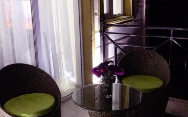 Wonderland Hotel