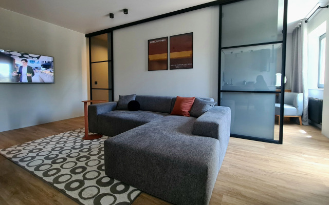 Квартира новая в центре RomanovApart