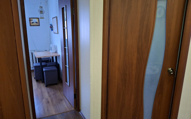 Na Kommunarov Apartments