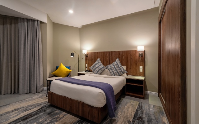 Central Hotel- Ridge