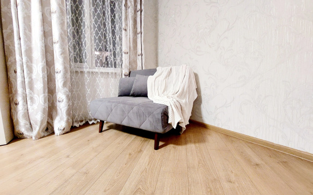 Квартира Уютная 2-ком. около Парка Челюскинцев