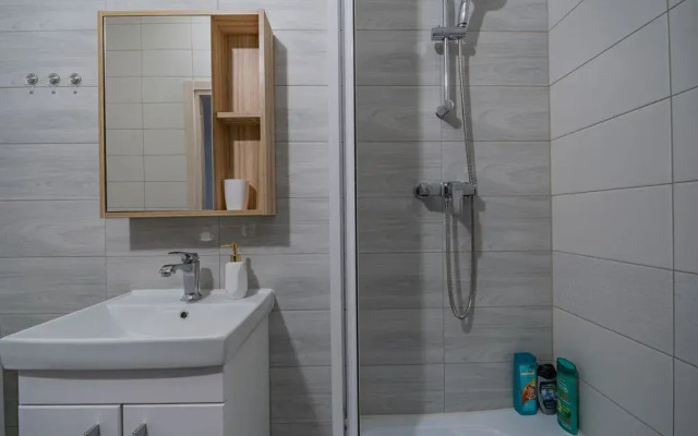 Na Uralskoy Ulitse, 21 Flat