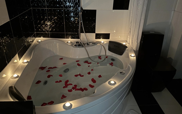 Апартаменты с отдельным входом, видом на море и джакузи Я на Море