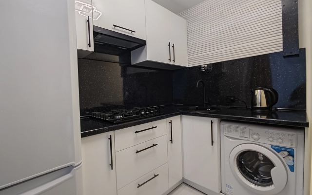 Dvukhkomnatnye novye v tsentre Apartments