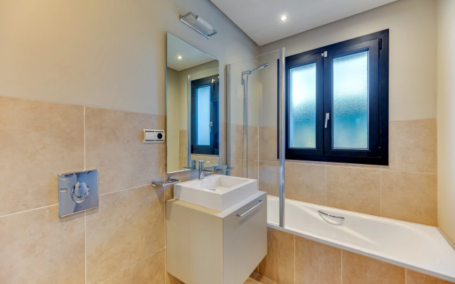 All About Villa La Boheme