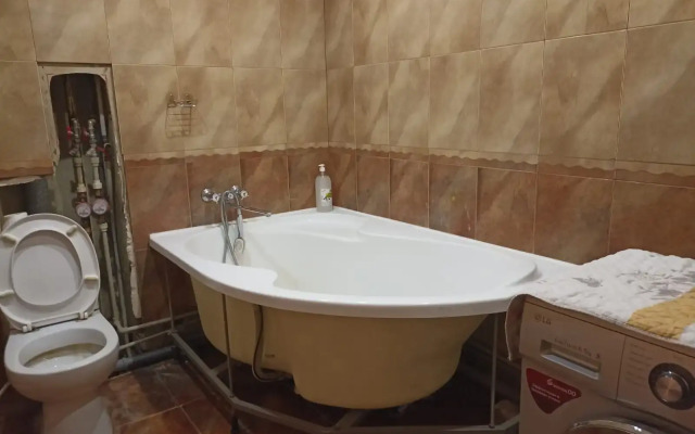 Uyutnaya trekhkomnatnaya na Tulaka Flat