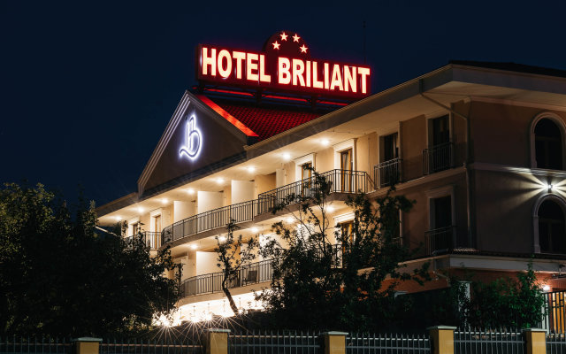 Отель  Briliant