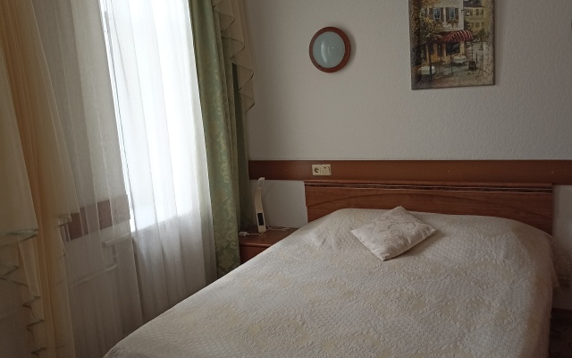 Aleksandriya Hotel