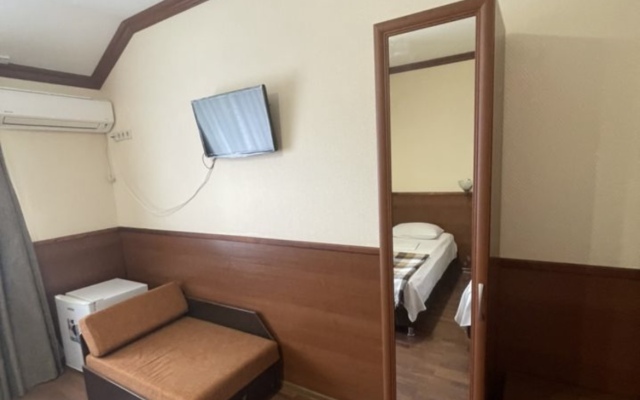 Гостевой Дом Семейный на Трудящихся 68А