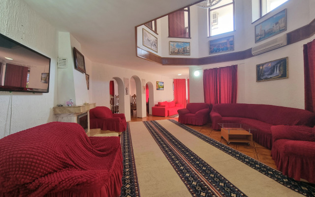 S Basseynom Private House