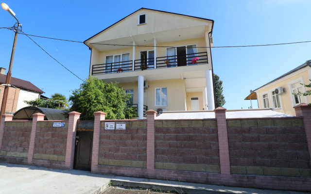 Rozalin Guest House