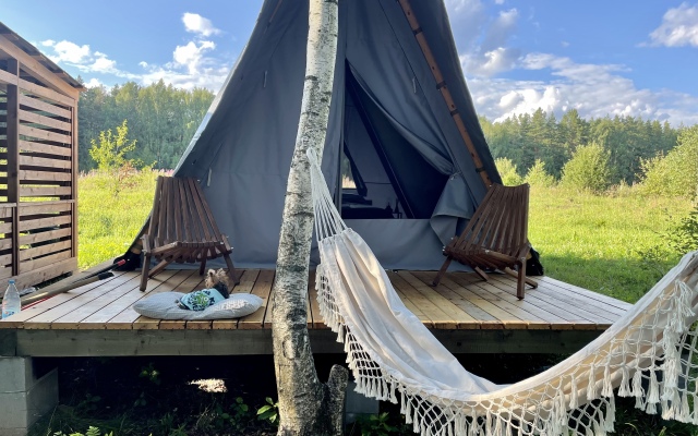 Na Ozerah Glamping