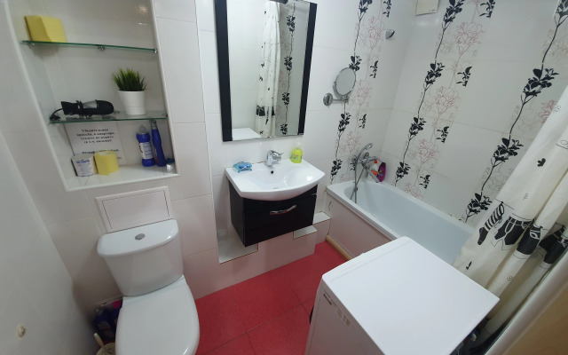 Vitalij HouseRent Dvuhkomnatnaya po ul. Neftyanikov,27 Flat