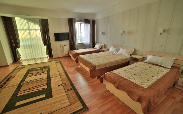 Karavan Hotel