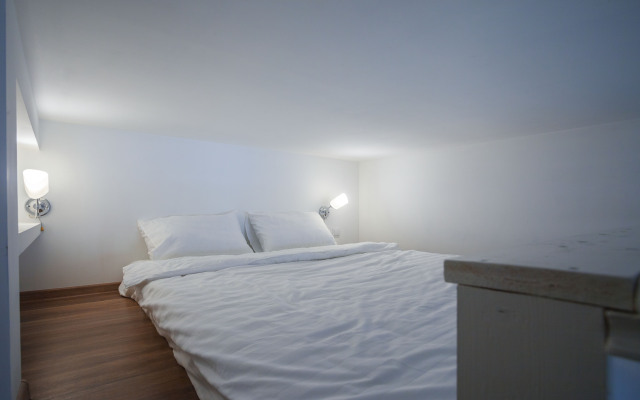 Apartment Dvuhurovnevaya Studiya V Tsentre #2