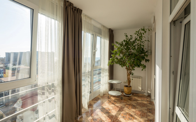 Na Bogdana Khmelnitskogo 10 Flat