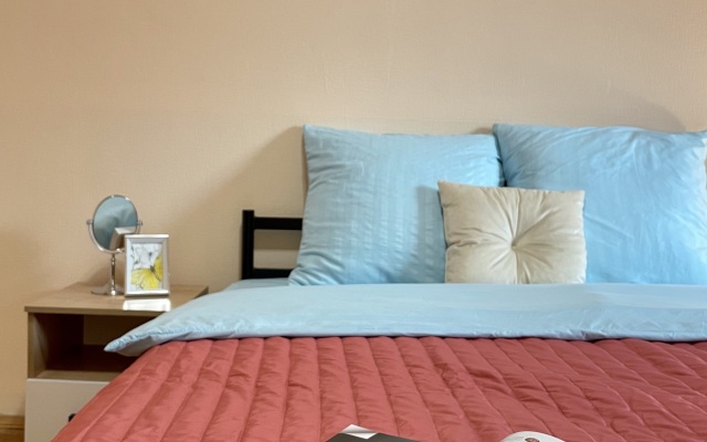 Servisnye apartamenty na ulitse Leyteyzena Flat