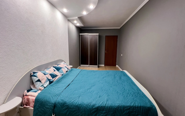 Квартира 3-комнатная на Беринга 10