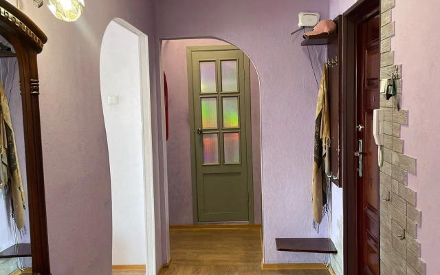 Komfortnaya 2kh-Komnatnaya Kvartira Flat