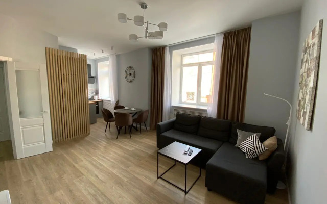 Апартаменты трехкомнатные рядом с набережной