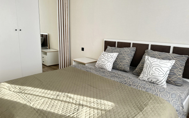 Квартира на Менделеева 128