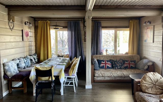Ryadom s Igoroy Guest House