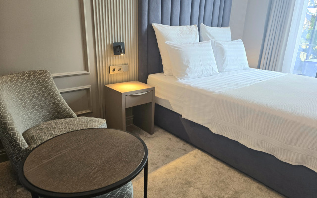 Mone 4* Apartments