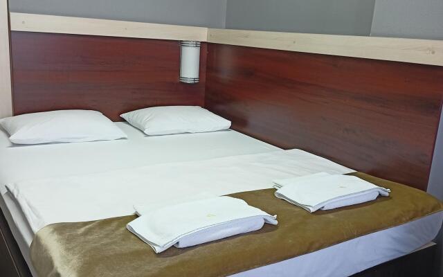 Biznes Layf Hotel