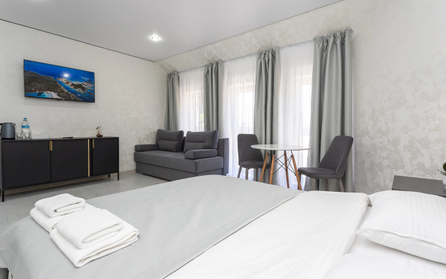 Royal Lake Guest House