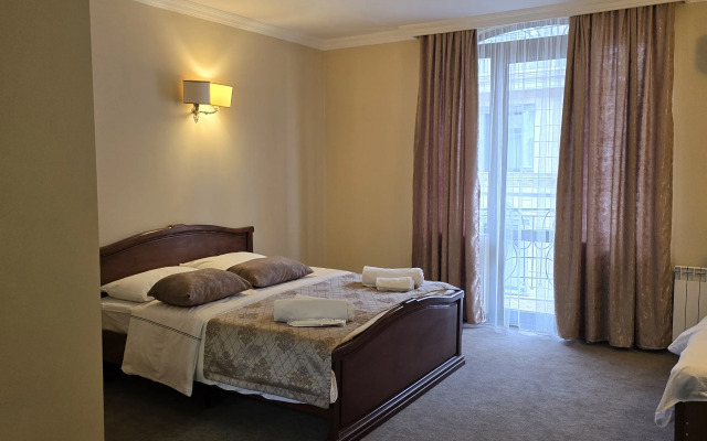 Ritsa Hotel