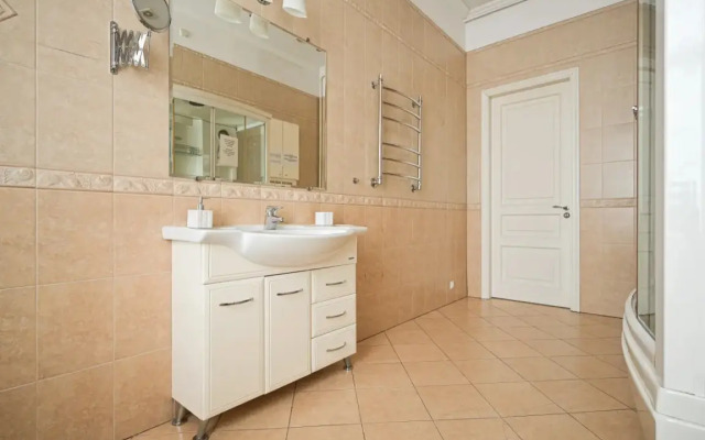 1912 U Anichkova Mosta №3 Apartments