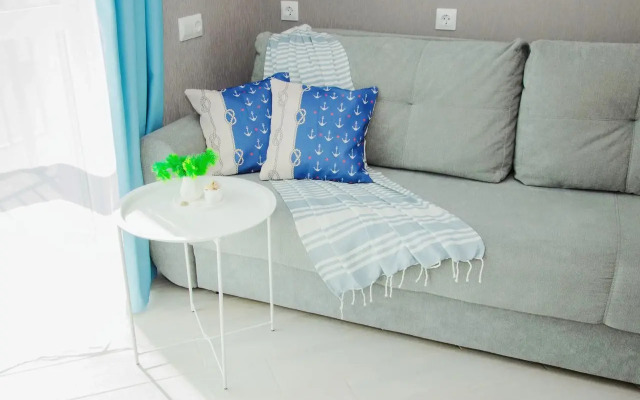 Studiya U Morya S Balkonom Flat